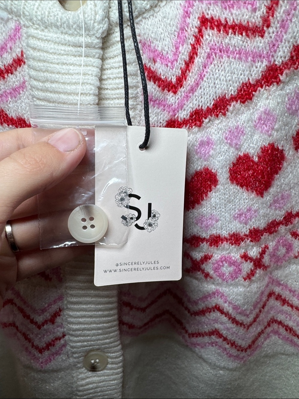 NWT Sincerly Jules Cream Cardigan with Pink & Red Heart Fair Isle size M - Picture 3 of 7